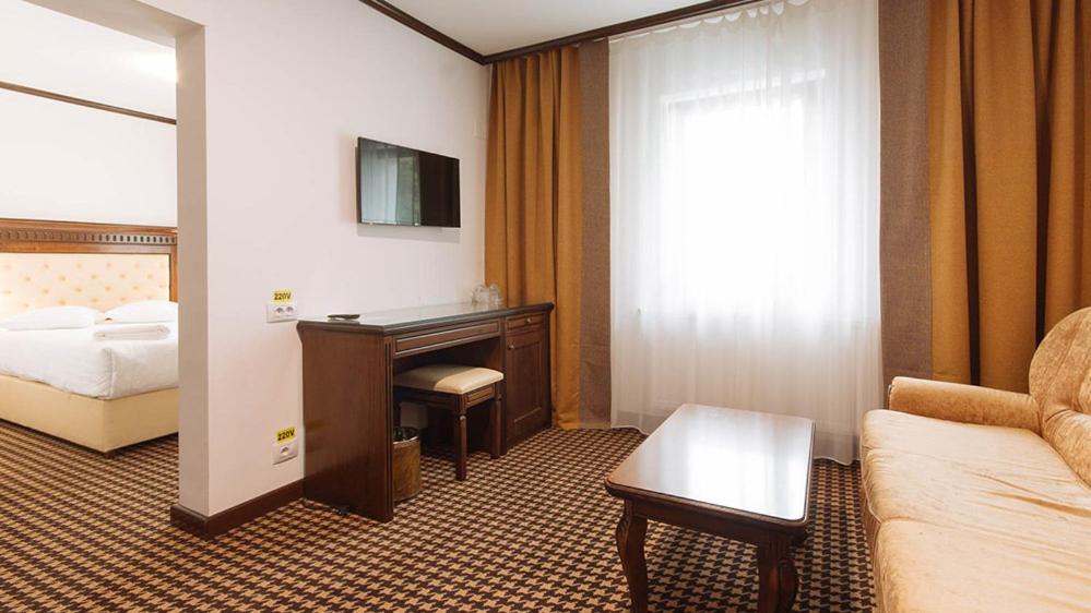 Hotel Alpin Rarau Câmpulung Moldovenesc Extérieur photo