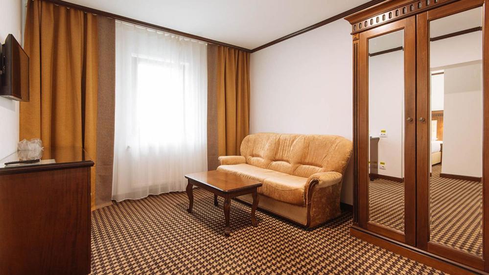 Hotel Alpin Rarau Câmpulung Moldovenesc Extérieur photo